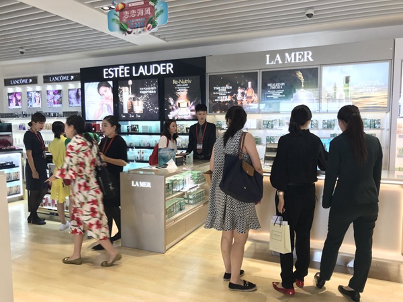 海口市承达锦百货店如何利用“海口市锦城商业大厦”品牌优势?海口市锦城商业大厦在海口市内的知名度极高,作为其旗下的承达锦百货店,该如何借势发力?让我们一起探究。